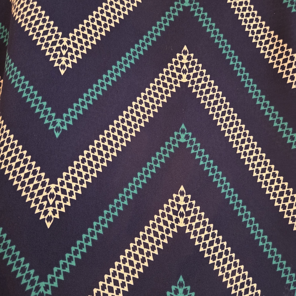 Chevron Patterned Blue Top - Picture 3 of 6